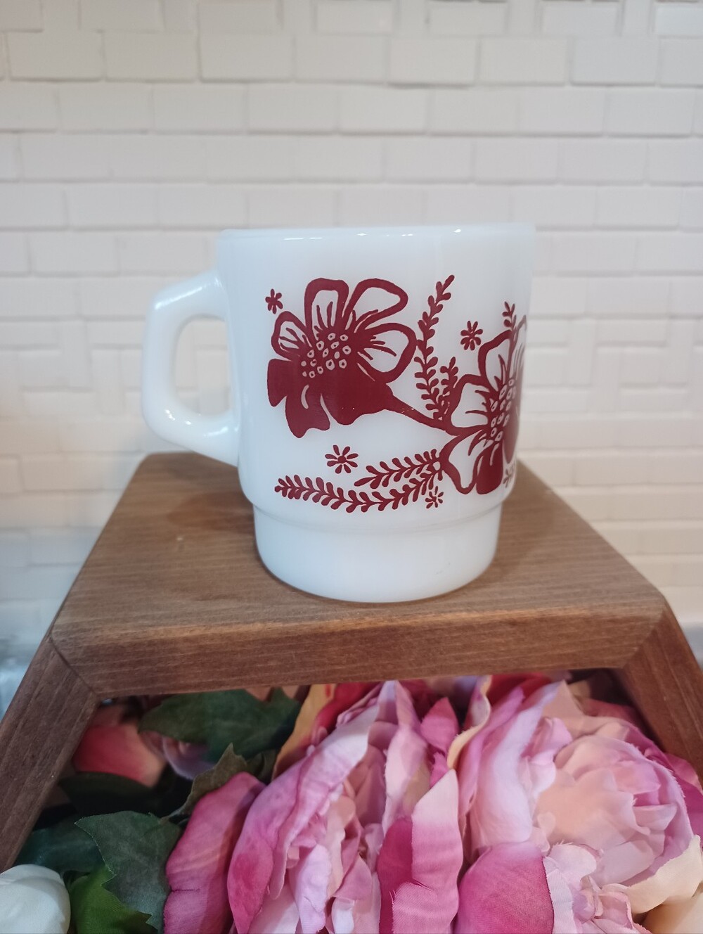 Vintage Anchor Hocking Fire King Red Flowered Hibiscus Milk Glass Coffee Mugs